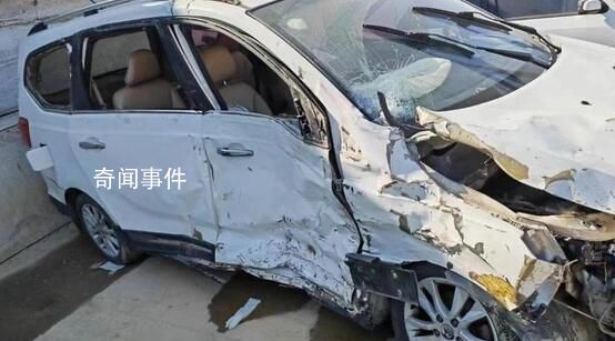 救護(hù)車闖紅燈撞車后被指見死不救 急救中心回應(yīng)