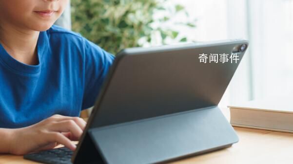 太原21所學(xué)校強(qiáng)制學(xué)生購平板 33人被處分