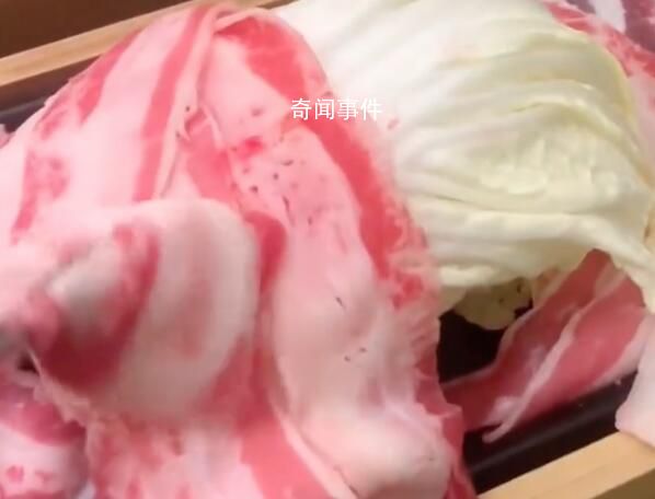 女子吐槽68元一盤羊肉只有幾片 墊白菜充數(shù)