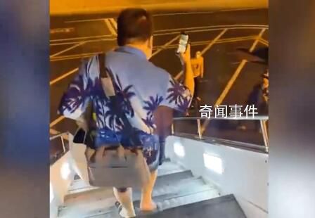 男子穿短褲從三亞回東北凍得發(fā)抖 惹得眾人連連回頭