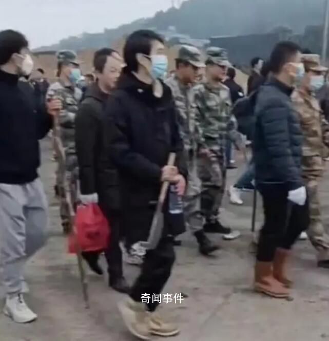 胡鑫宇父親尋人時(shí)被問“怎么還在找”