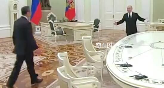 普京張開雙臂歡迎王毅 中俄關系正按計劃發展