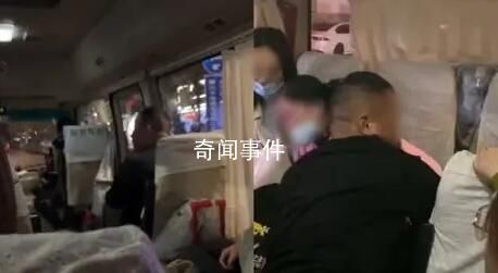 導(dǎo)游強制消費搶手機 女游客嚇得大哭
