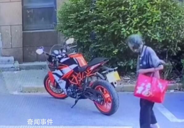 老人故意推倒摩托車案今日開(kāi)庭 終于要開(kāi)庭了