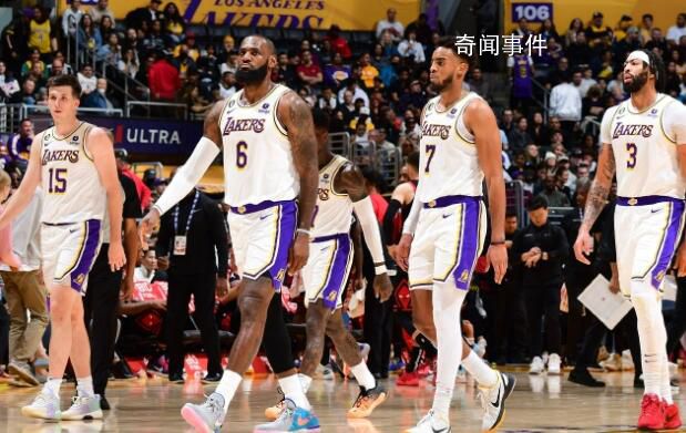 詹姆斯復出 19分8籃板3助攻