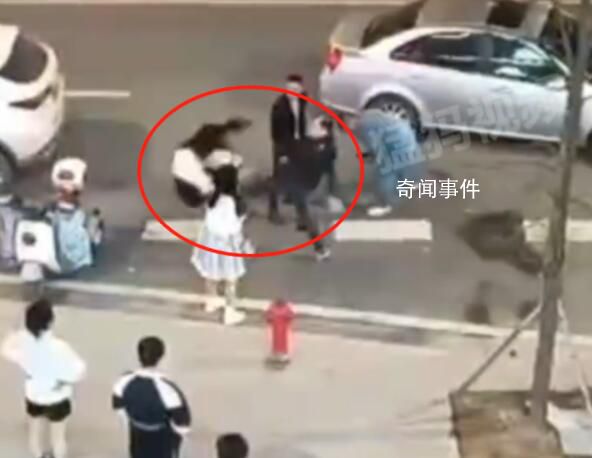 男子強(qiáng)吻并猛踹女孩?警方:沒強(qiáng)吻