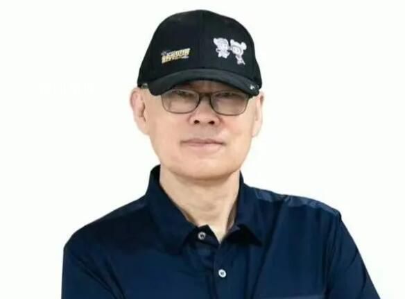 鄭淵潔稱21年維權生活像吃蒼蠅 將不再發(fā)表新作