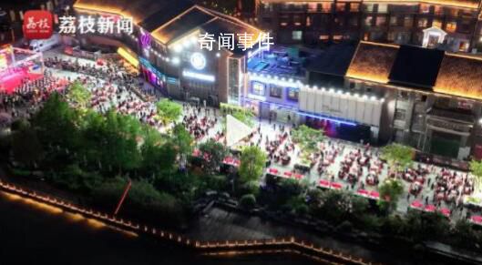 萬人齊聚3天吃掉數萬斤小龍蝦 萬人一起吃很有氛圍感