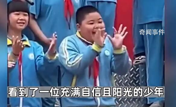 男孩六一表演化身行走表情包 祝愿大朋友還有小朋友都節(jié)日快樂(lè)