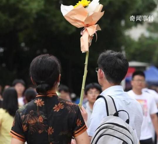 考點聽力設(shè)備故障 僅對部分考生重播