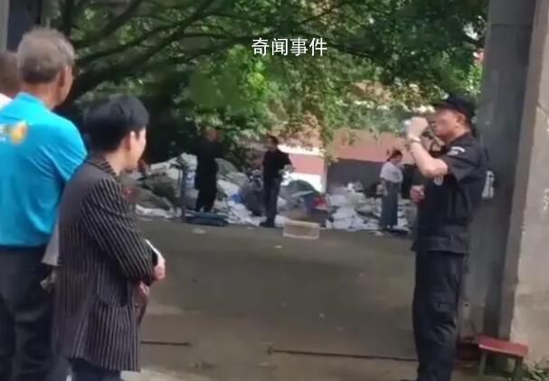 四川一中學不讓學生帶書離校售賣 校內1斤3毛校外6毛