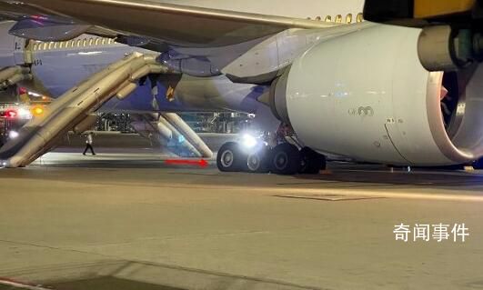 國(guó)泰航空客機(jī)中止起飛 11名乘客受傷