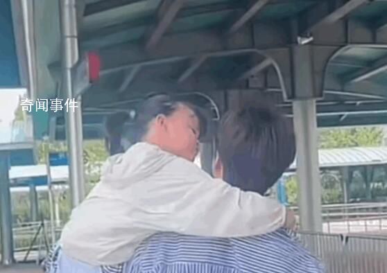 韓安冉吐槽環(huán)球影城3小時(shí)花8000 網(wǎng)友發(fā)聲質(zhì)疑：有點(diǎn)過分