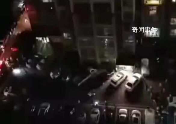 男孩在家燒書引起失火從18樓跳下 背后真相令人震驚