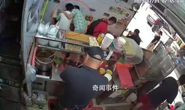 吃早餐被女生強(qiáng)吻男子已報(bào)警 這究竟是什么情況