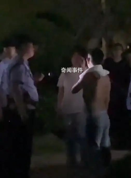 街道辦回應(yīng)多名男子被女子砍傷 涉事女子已被派出所帶走