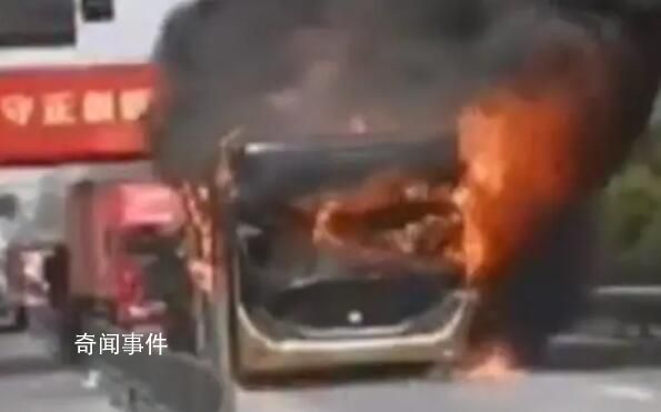南京一公交車起火致2死5傷 起火原因為一乘客攜帶的鋰電池電瓶自燃造成