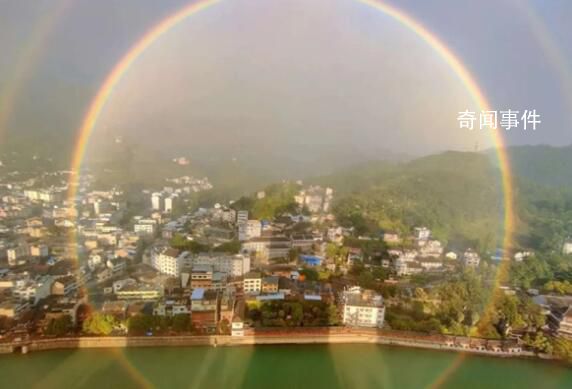 山東一地上空出現(xiàn)超大圓環(huán)彩虹 橫跨泰安市上空