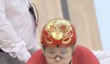 中國姑娘戴著哪吒頭盔奪金 網(wǎng)友：中國姑娘現(xiàn)實(shí)版腳踩風(fēng)火輪