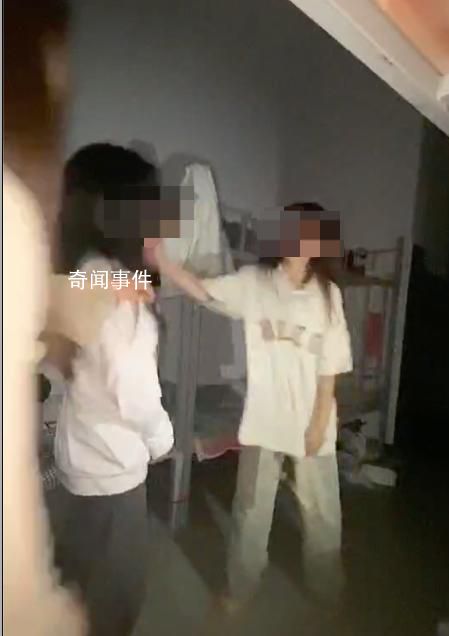 兩女生被迫互扇耳光并遭踢打 涉未成年人拘留暫緩執行