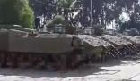 疑哈馬斯占領以軍事基地畫面曝光 繳獲裝甲車與坦克的畫面