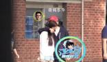 王岳倫疑似新戀情曝光 與一位年輕女孩一起從小區走出