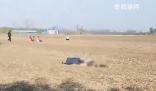 老人疑撿花生被卷入收割機(jī)身亡 警方已經(jīng)介入處理此事