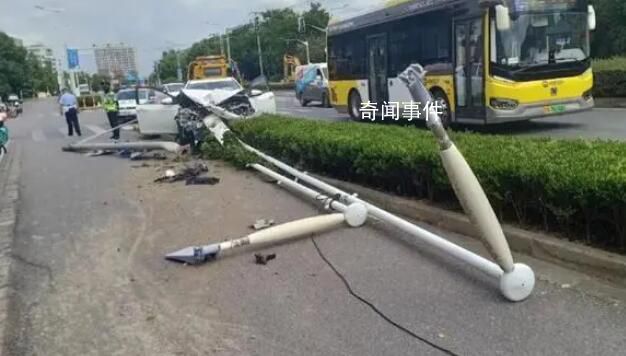 交警被質疑指派拖車 幾公里收800