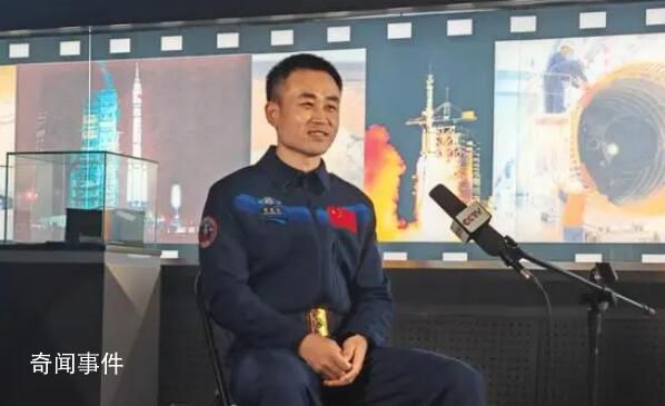 航天員唐勝杰曾開(kāi)過(guò)6種戰(zhàn)斗機(jī) 未滿30歲參加預(yù)備航天員選拔