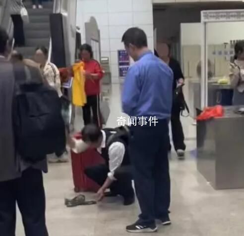 農民工站內砸禁帶工具?火車站回應