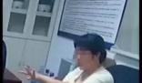 女子酒駕被查現場“發功”:我是神