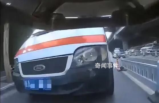 河北一救護車疑因斗氣沖撞電動車 引發網友關注