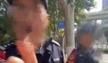 記者采訪疑遭警察搶手機(jī) 當(dāng)?shù)鼗貞?yīng)