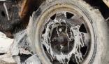 貨車(chē)輪胎打氣時(shí)爆炸 3人被彈飛