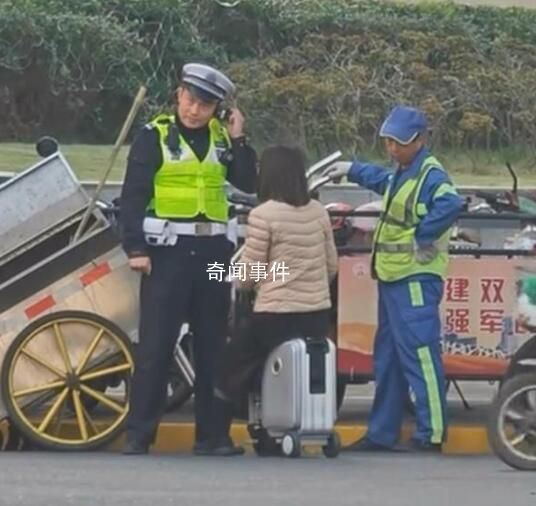 女子騎電動行李箱被攔反懟交警 警方依法對該女子進行了相應處理
