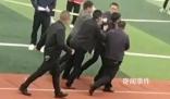 學生被扇打后強制帶離?官方回應