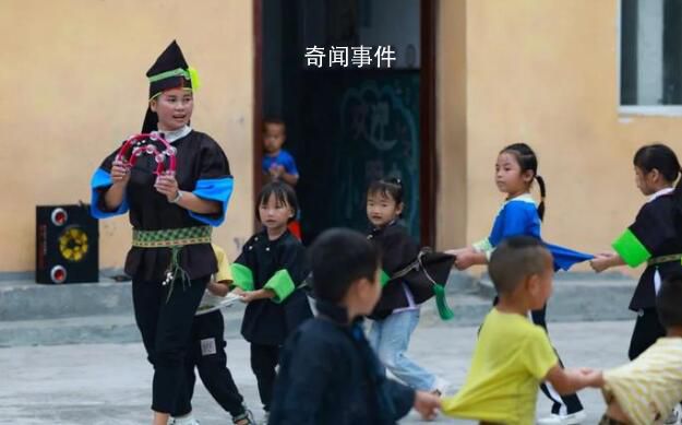 失去課間的孩子們?cè)趲缃?學(xué)生的閑暇活動(dòng)遭到了嚴(yán)格限制