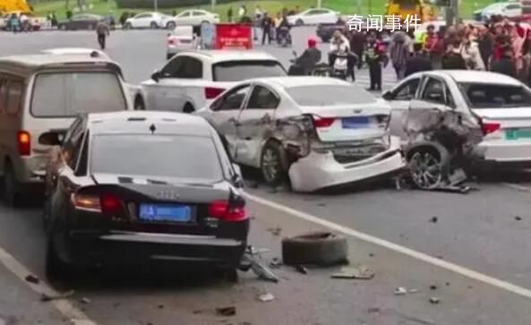 連撞11車特斯拉車主:當(dāng)天剛上牌