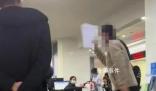 女子辦事大廳發(fā)飆:每次都說(shuō)缺材料