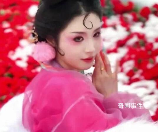 云臺(tái)山妲己稱只和女生親密互動(dòng)