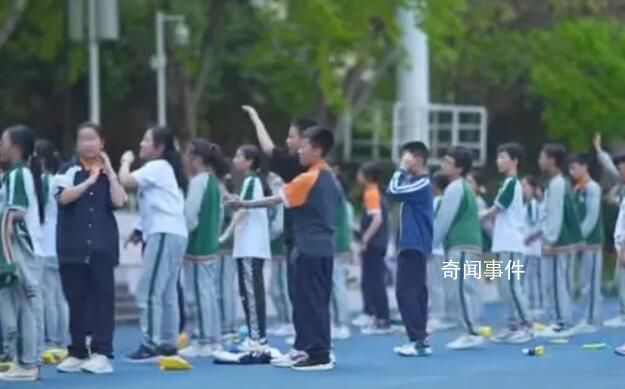 佛山一中學(xué)統(tǒng)一校鞋被投訴 學(xué)校要求買校鞋不穿要扣分