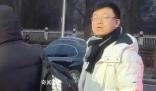 葉蓬現身央視春晚彩排 隨地吐口香糖