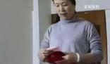 女生在監(jiān)控中發(fā)現(xiàn)媽媽偷數(shù)自己紅包